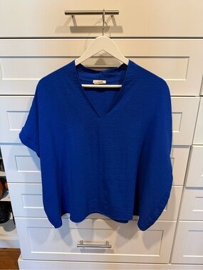 Women's V-Neck Relaxed Blouse - Blue